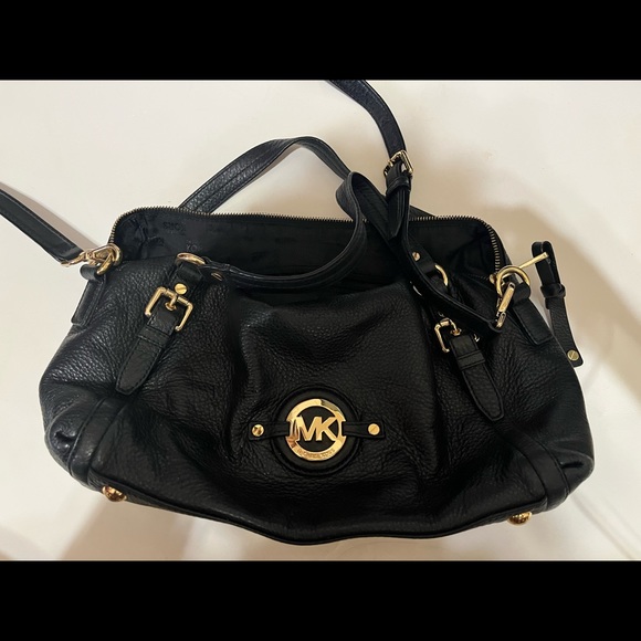 Michael Kors HANDBAGS - Picture 2 of 6